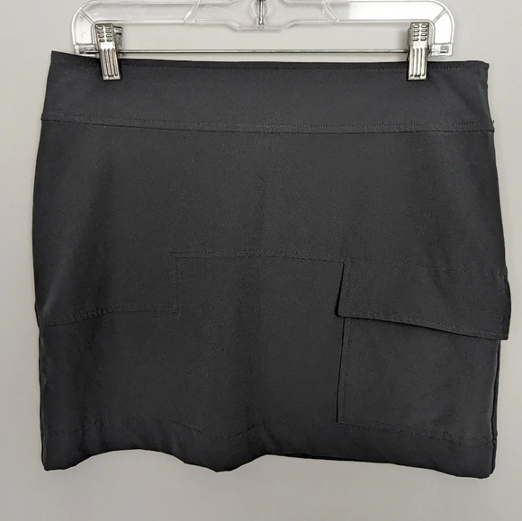 TITLE NINE Skirt 6 Blak Active Pockets Stretch Side Zip Outdoors Hiking Athletic - Picture 1 of 8